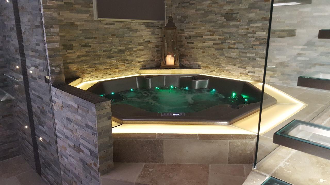 L'Eveil Des Sens Hotel Chateauneuf-le-Rouge Luaran gambar