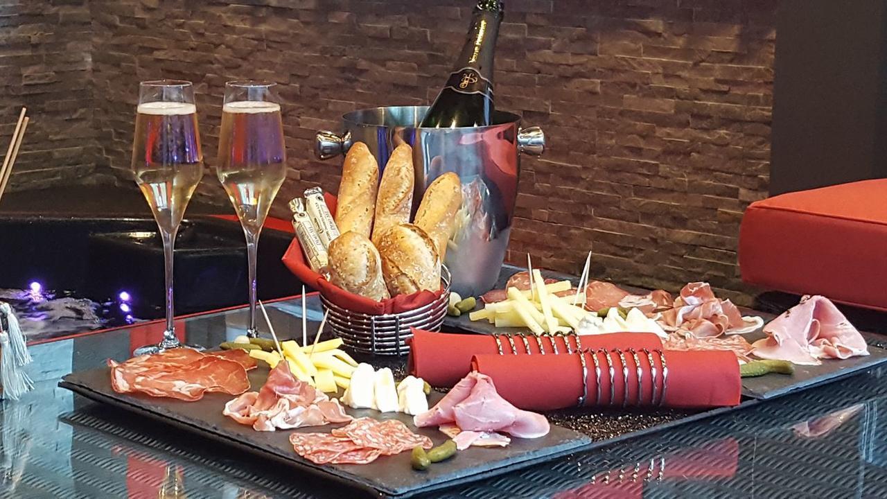 L'Eveil Des Sens Hotel Chateauneuf-le-Rouge Luaran gambar